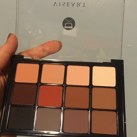 VISEART - Neutral Mattes 01 Eyeshadow Palette - Picture 9 of 10